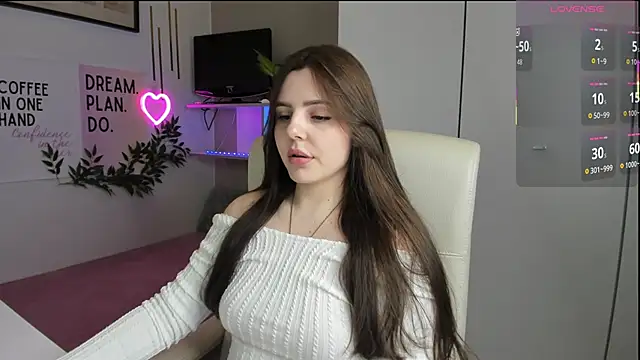 LiaWoow online show from October 19, 1:46 pm