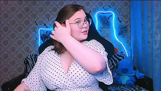 InLoveWithLife26 online show from October 26, 6:03 pm