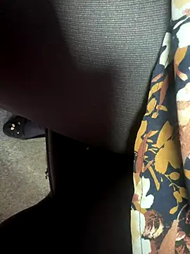 HiddenHoneyLDN online show from October 24, 9:05 am