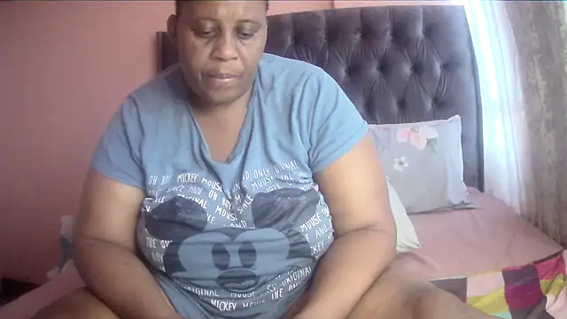 HUGEASSXXXXX online show from February 3, 5:16 am