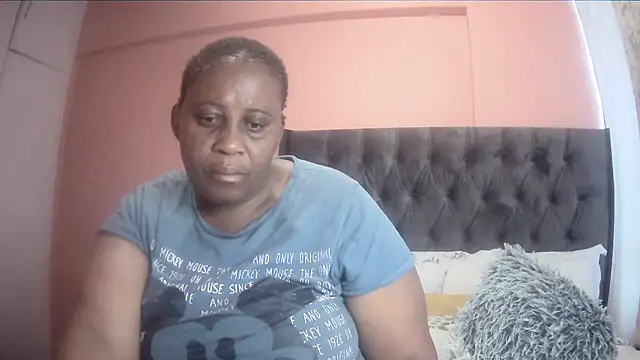 HUGEASSXXXXX online show from February 13, 6:04 am