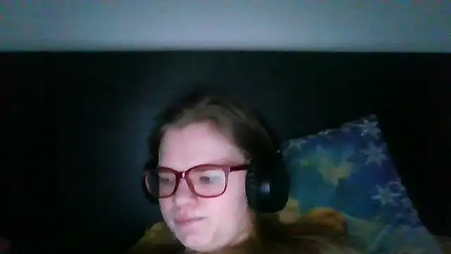 Moonolighta online show from December 19, 10:07 am