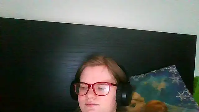 Moonolighta online show from February 2, 9:30 am