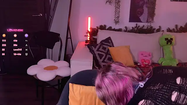 Lollyshy online show from December 2, 8:05 am