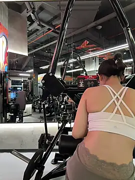 jiajia L online show from October 11, 5:15 pm