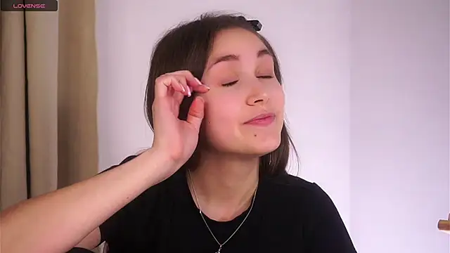 EthalFlowers online show from December 2, 1:40 am