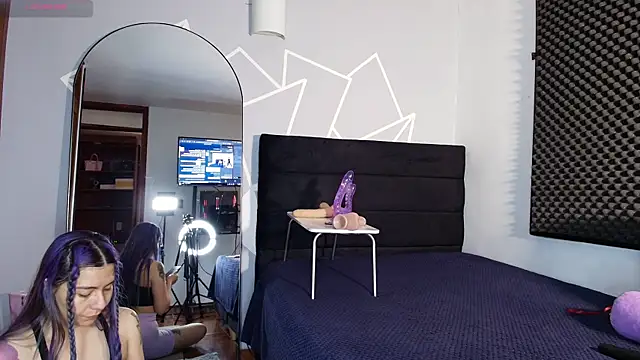 karlamoon23 online show from April 3, 8:18 pm