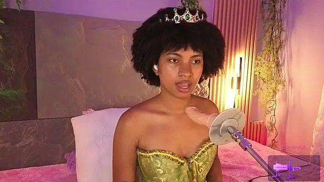 Lolalewis777 online show from January 19, 12:07 am