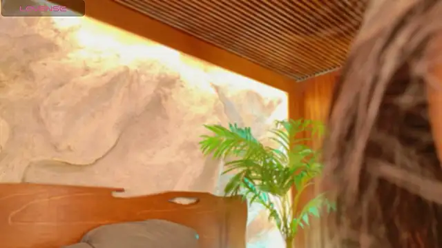 alisonn moon online show from April 21, 1:42 am