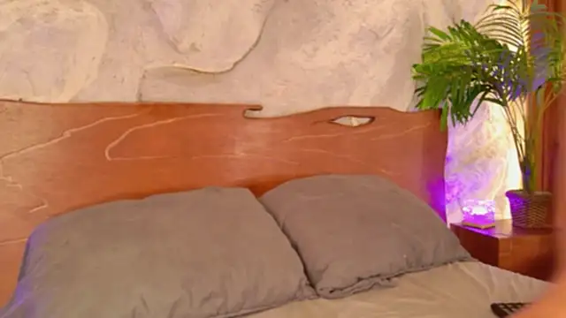 alisonn moon online show from March 8, 2:04 am