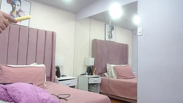 AriannaAdames online show from April 6, 12:50 pm