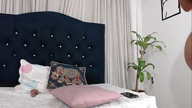 jade nassar online show from October 11, 12:04 am