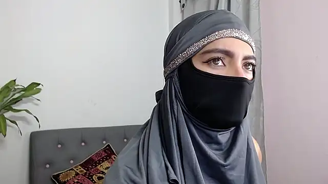 jade nassar online show from September 27, 10:39 pm