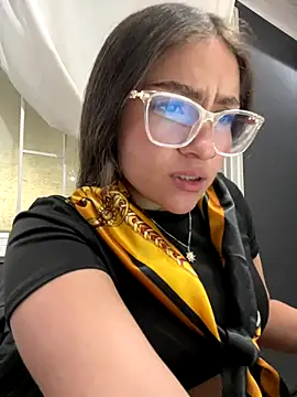 Alyha Cortes online show from November 19, 3:01 pm