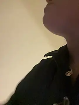 Alyha Cortes online show from April 15, 2:50 pm