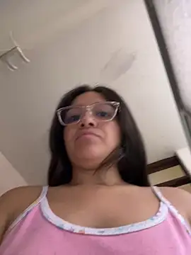 Alyha Cortes online show from December 4, 3:13 pm