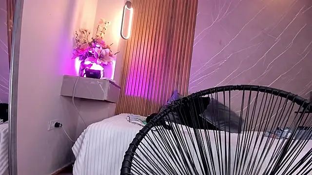 emma  rose1 online show from September 27, 8:05 pm