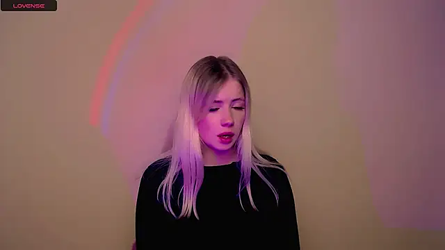 AliceHotty  online show from October 1, 11:15 am