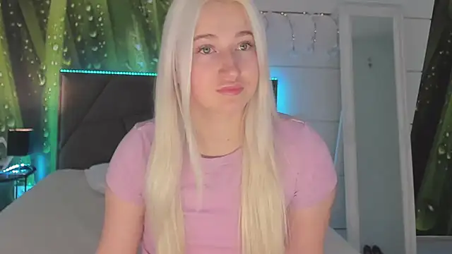 HollyTailors online show from March 2, 6:36 am