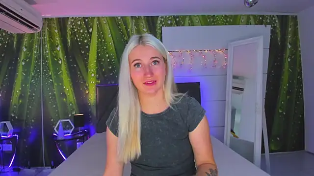 HollyTailors online show from September 13, 5:48 am