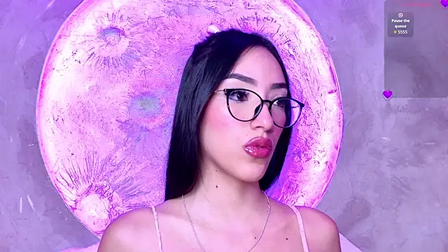 lissafeniix  online show from October 6, 10:10 am