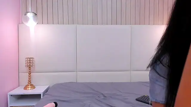 MelanyWayne  online show from September 12, 7:32 pm