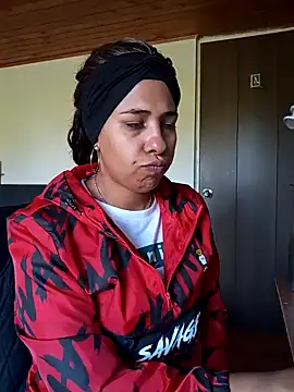 IVONNE COLLINS33 online show from December 3, 3:03 pm