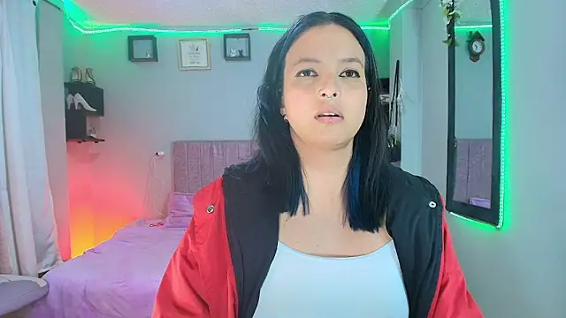MiSofialeal online show from June 12, 6:27 pm