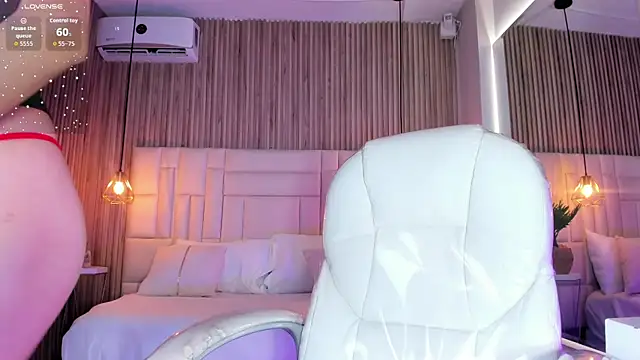 Cloe Black online show from November 27, 5:10 am