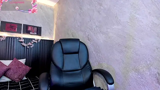 dark  nymph online show from October 15, 12:41 pm