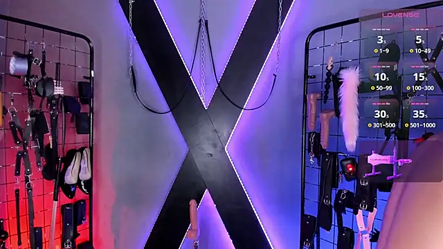 VictoryaLiah BDSM online show from June 1, 10:50 am