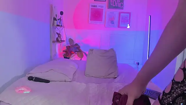 caroline  muller online show from October 17, 12:08 pm