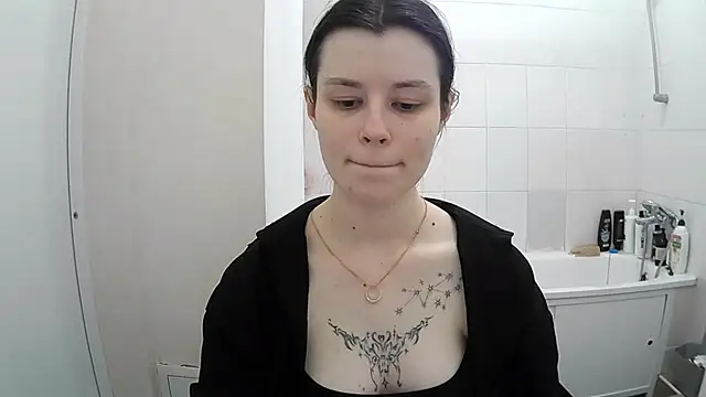 EdlinEngelby online show from November 14, 7:58 pm