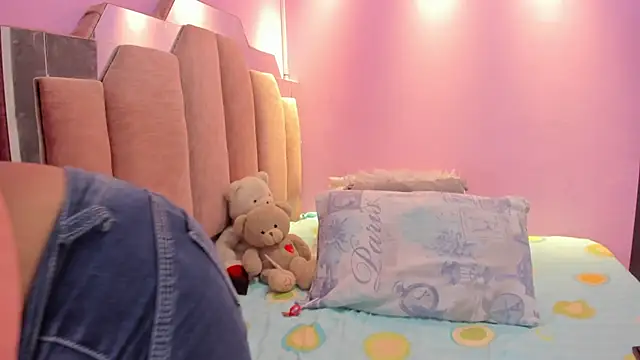 AndreaSweet2 online show from December 1, 8:00 pm