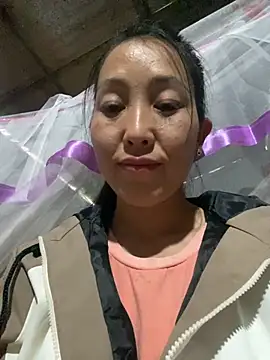 Huong-Ly online show from October 25, 7:05 am