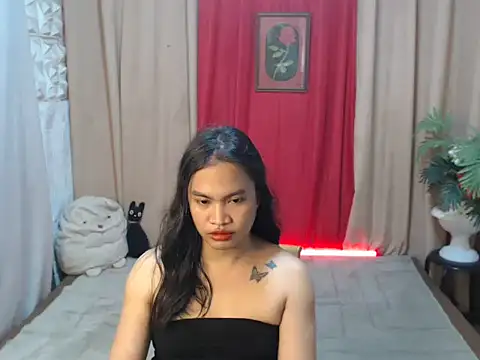 miss laila  online show from October 14, 11:35 am