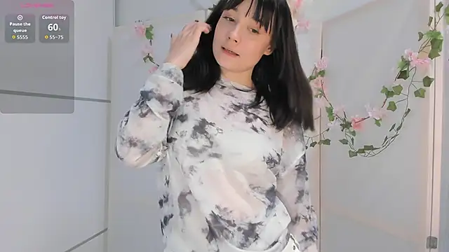 Honeey Beee online show from October 1, 10:48 pm