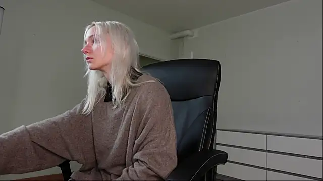 Laura Chaplin online show from October 29, 5:26 pm