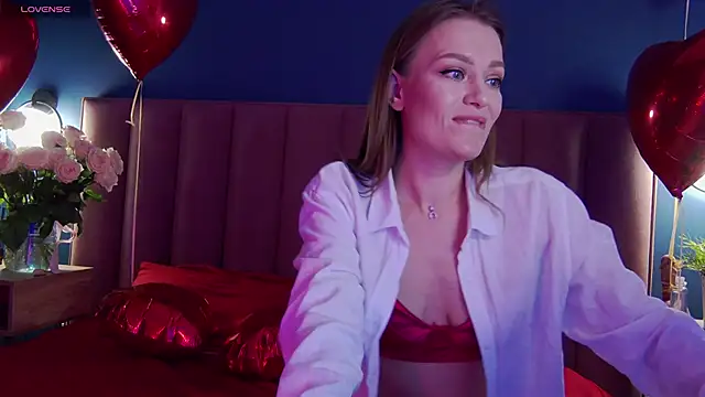 EvelynPoole online show from February 15, 4:48 am