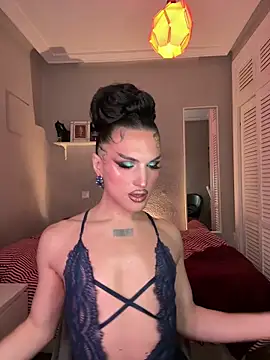 lacattiva online show from December 3, 8:22 pm