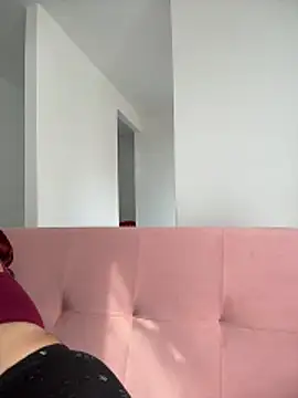 MargothWolfe online show from October 25, 7:43 pm