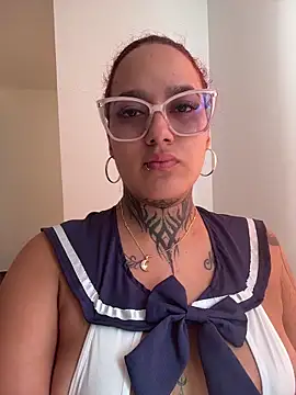 MargothWolfe online show from October 22, 7:08 pm