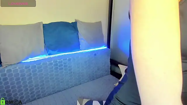 SelinLi online show from February 6, 9:56 am