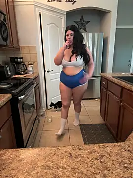 ValentinaPlays online show from September 24, 6:40 pm