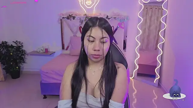 ZURY TAY online show from January 19, 11:39 am