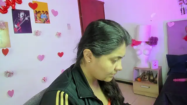 TifanyAmazinng online show from February 9, 12:18 pm