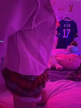 babygingerboo online show from April 9, 4:26 am