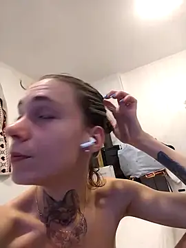 HoneySquirrel online show from October 14, 8:11 pm