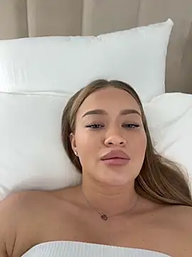 SkylarVoxx online show from September 23, 9:51 am