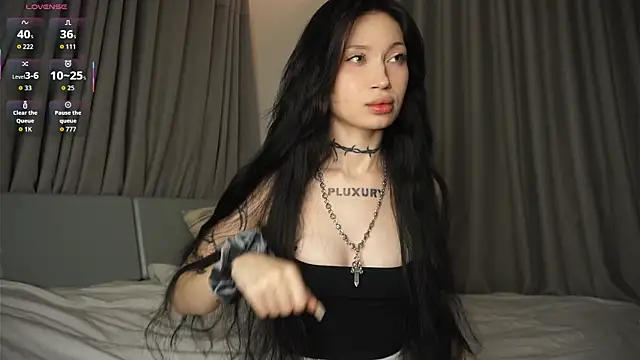 Alice 1n Wonderland  online show from October 21, 5:06 pm